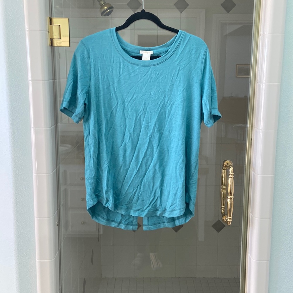 Blue green tshirt